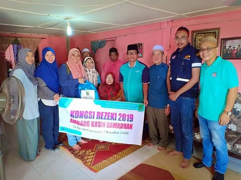 Sarawak_Aritok's tweet photo. #ProgramRamadhan Sukarelawan Jalanan Miri bermula Hari Sabtu hinggalah semalam telah melakukan Program Jejak Insani ke 3 buah Rumah di Tudan. Selain itu pada Sabtu juga mereka telah bersama - sama menjalankan aktiviti gotong royong membersihkan rumah Pn Aminah https://t.co/tDw7eJNseM