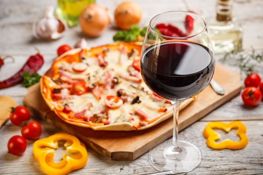 WineWiseGuys's tweet photo. Mix and match when it comes to pairing pizza with wine
#wine #pizza #winepairing
https://t.co/mEgzQo2TmO https://t.co/VHdnL0hdJP