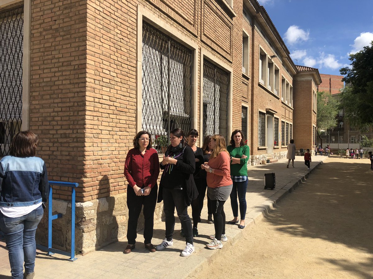 CRPsantandreu's tweet photo. Avui fem la sessió 13 de la Xarxa 17 a l’escola Ramón y Cajal. Gràcies per l’acollida i per compartir amb totes el vostre camí en la transformació educativa. Coherència i bona feina @consorciedubcn #XxC17 #transformacioeducativa #xarxesperalcanvi https://t.co/SQhMr17fjs