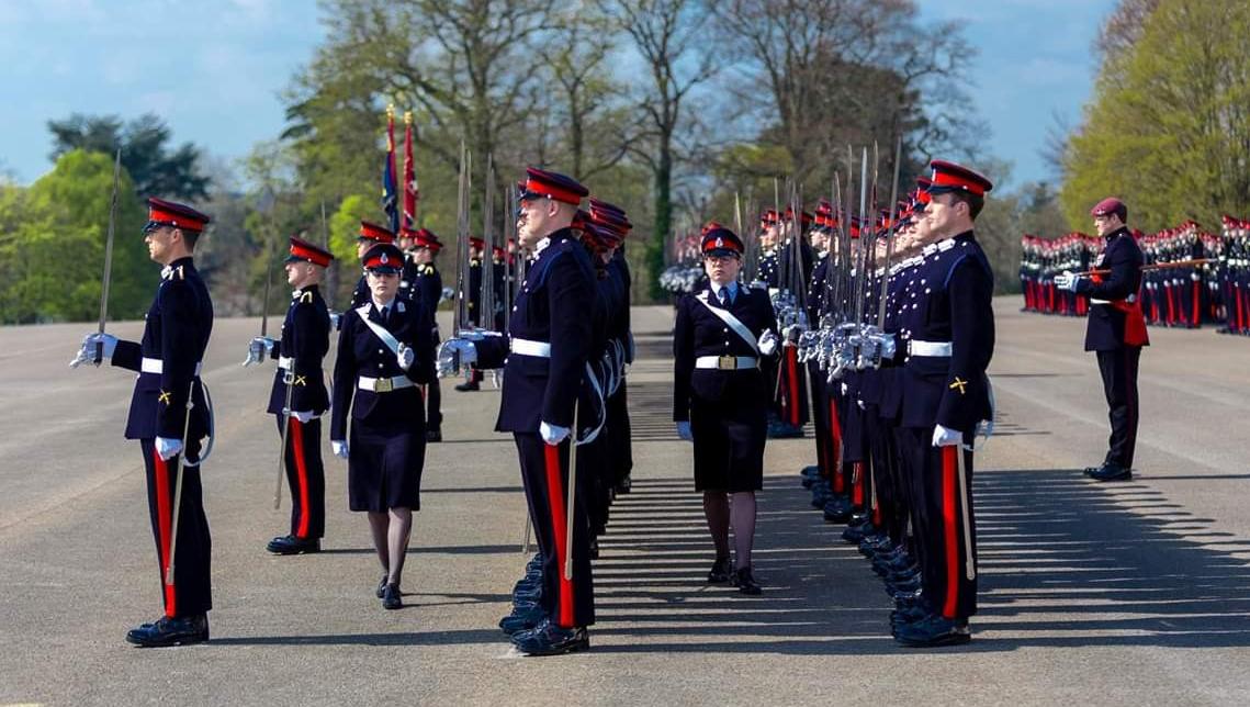 Job stability and clear career progression. Most Officers make Captain in three years, earning a salary of £40,826. On top of this, you’ll get great benefits, such as 30 days paid leave.
See all the benefits: bit.ly/RegularOfficer