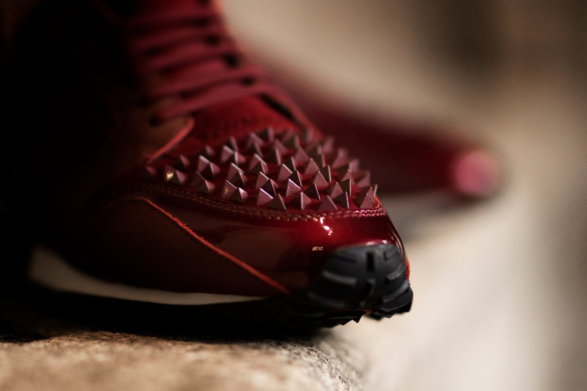 Royaums's tweet photo. One of our signature materials, #studs are applied to the shoes by hand not only to preserve its shape and colour but also for its long-term durability. #ROYAUMS #ROYAUMSkingdom #craftsmanship #handmade https://t.co/aWkENfibMw