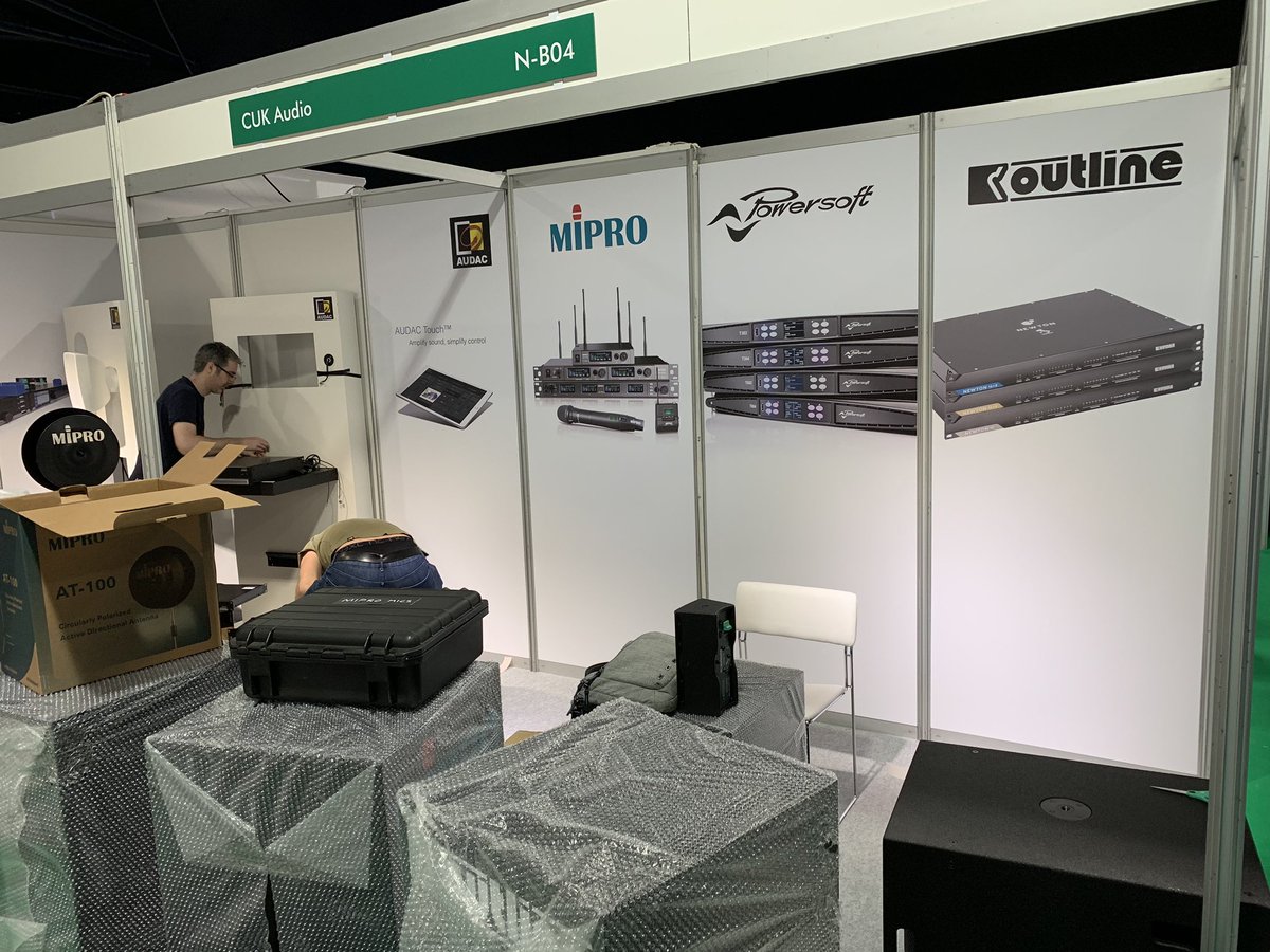 CUKlive's tweet photo. Getting ready for @plasashow Leeds. https://t.co/8SqxKCRqTP