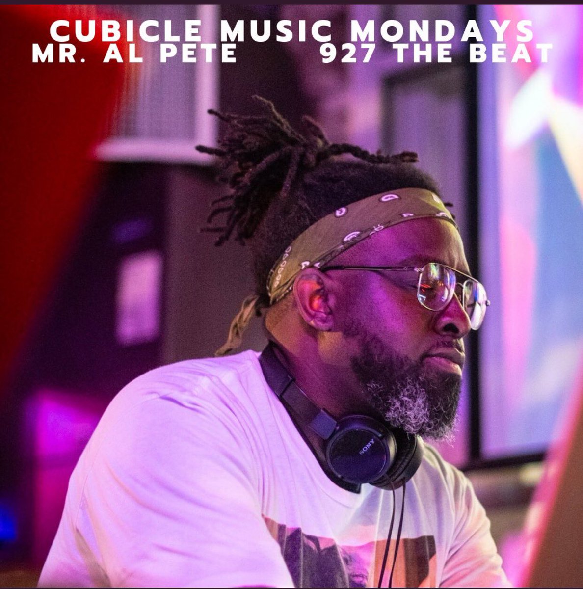 927TheBeat's tweet photo. Catch this week’s #CUBICLEMUSICMONDAY mix with @mralpete at 9am!!!! Listen on the #SoundOfDuval app or at https://t.co/ivG7rSjl1G https://t.co/h0HZpyYfvW