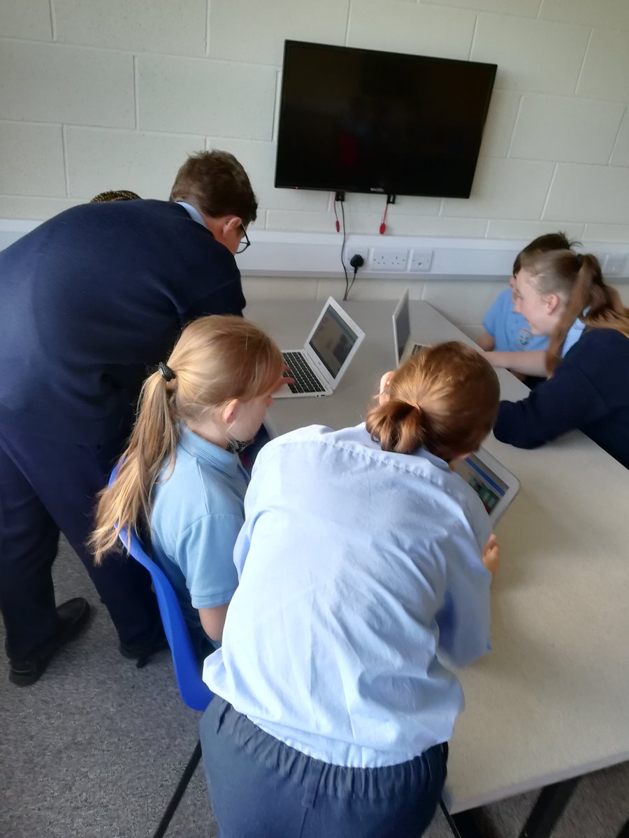 RachLTBurke's tweet image. Today we had the Model School Athy in for a coding workshop. 1st @Athy_College @JctCoding students were on hand to help. #TechWeek19 #TechWeek2019