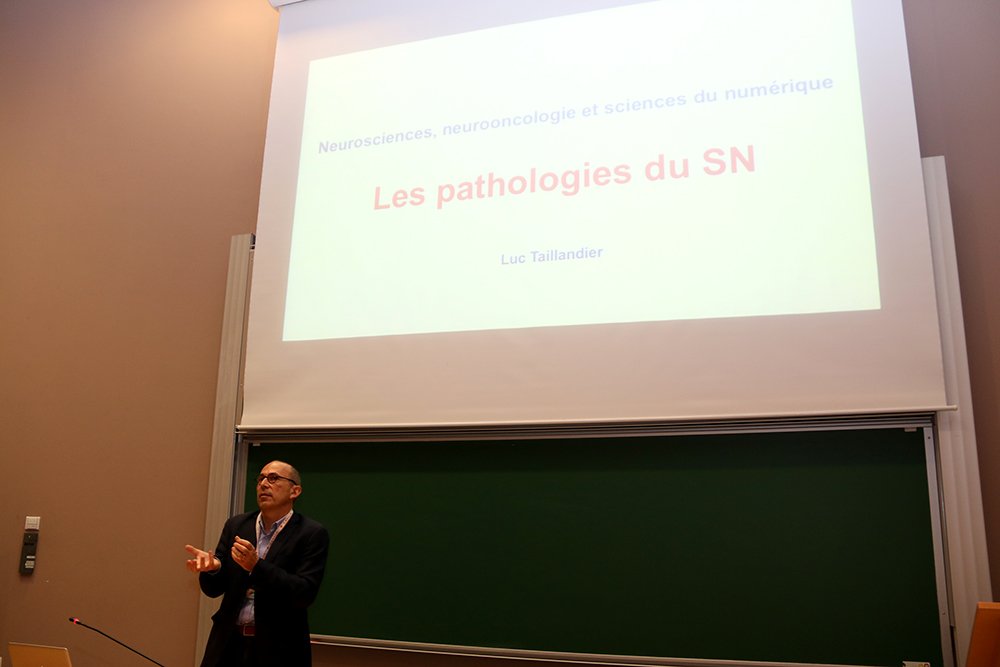 1ères interventions de la semaine "Neurosciences, neuro-oncologie et numérique" : architecture cérébrale et anatomie du cerveau (Dr Rech), pathologies du système nerveux et pathologies tumorales (Pr Taillandier), bases de l'imagerie en neuroradiologie (Dr Anxionnat).