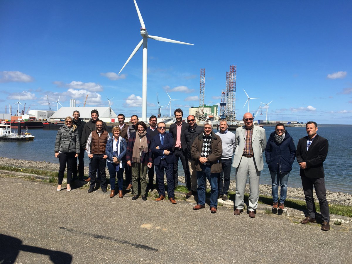 GroningerHavens's tweet photo. Today companies from the port of Saint Nazaireπ«π· visited the Eemshavenπ³π±. @ErikBertholet and @EddieDoornbos presented
the offshore wind activities in the #Eemshaven #NNOW. #FollowTheEnergy https://t.co/lf42MXZ5bd
