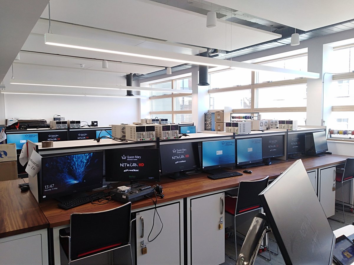 myBritishArts's tweet photo. The @QMUL staff showing us around their amazing facilities: laboratories and makerspaces for their @QMEECS Engineering, Electronics, and Computer Science students, spaces for multidisciplinary work and experimentation #creativehubs #hubsforgood https://t.co/hrjnKyOgtW