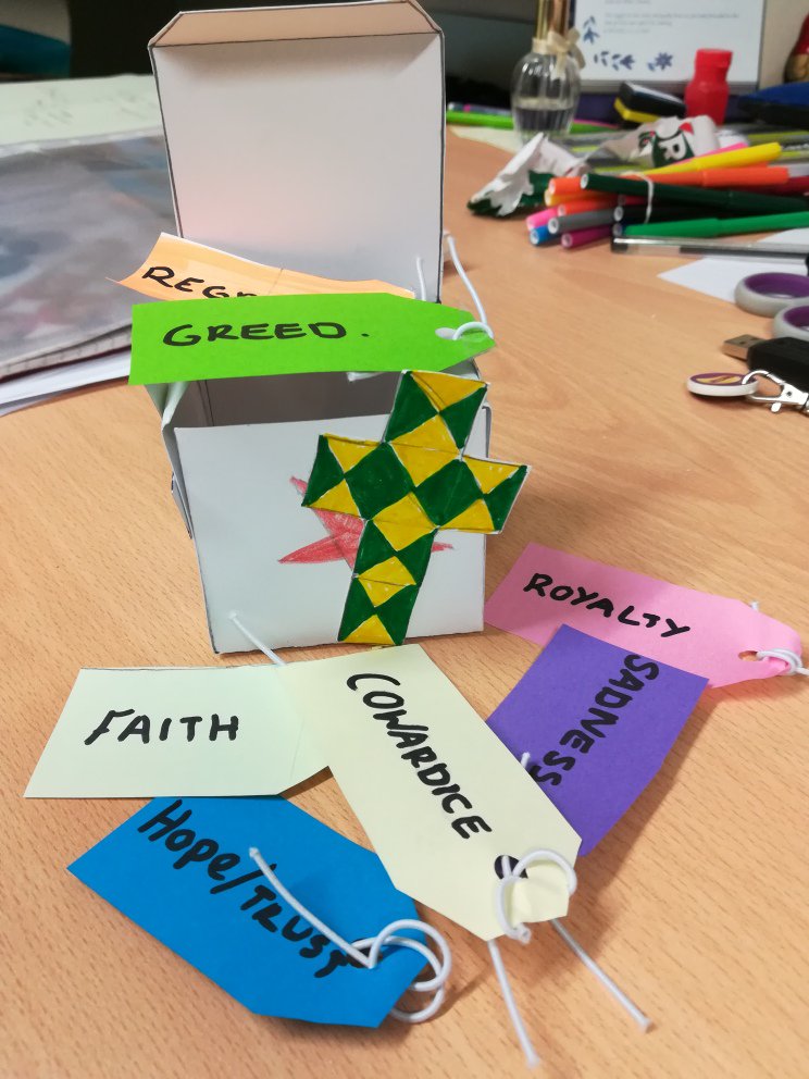 Tormead_RS's tweet photo. Y7 use the VAA of "empathy" and the ACP of "seeing alternative perspectives" to explore, through the medium of individual personal artistic expression, the multifoliate range of emotions associated with the crucifixion of Jesus. #HPLedu https://t.co/IKseKUU6Kd