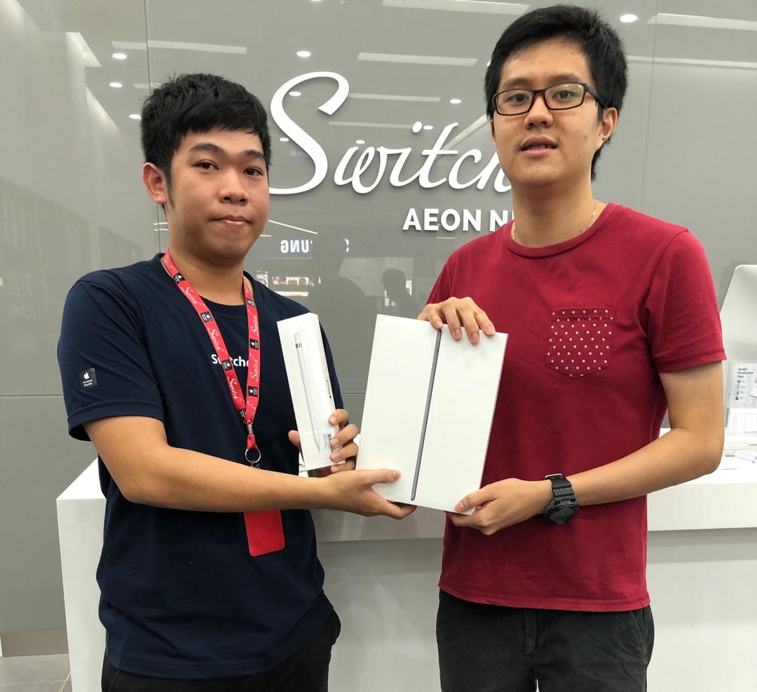 Switch Apple Mac On Twitter Mr Chua Bought An Ipad Air And Apple Pencil At Aeon Nilai Thank You For Your Support Https T Co R4wylpcb0t Check Out This Link For Ipad Comparison Https T Co Eypp4q44jp Ipadair2019 Applepencil