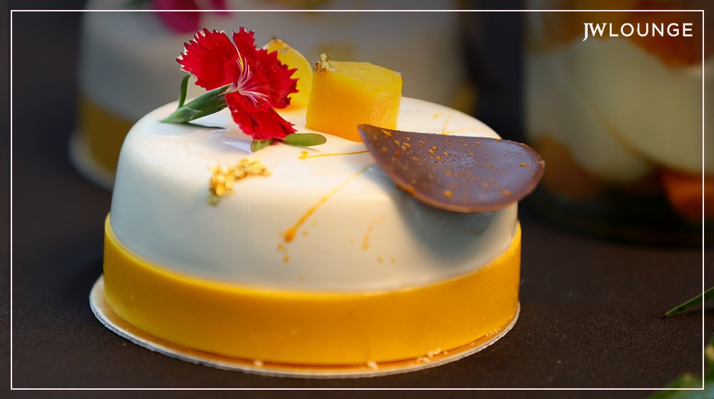 JWKolkata's tweet photo. Celebrate your love for mangoes with a refreshing new menu at JW Marriott Kolkata. For reservations, call us at +91-3366330000 or visit https://t.co/q2tnHNnbvM
#Mango #MangoMenu #JWMarriottKolkata #MarriottAsiaFB https://t.co/1YUPLHGo0X