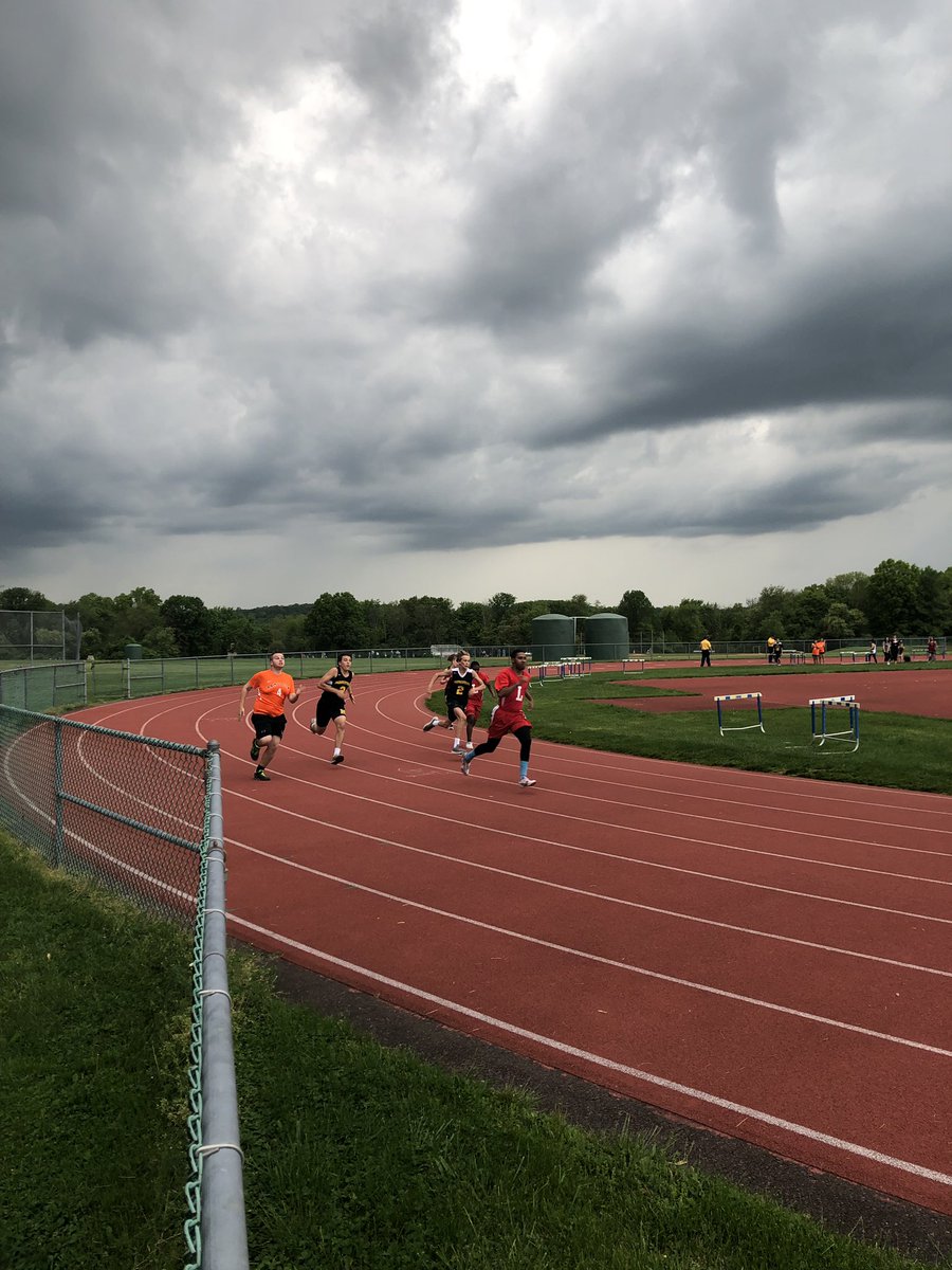 AndrewDeak2's tweet photo. Trey Robinson came in first place in the 200 meter and everyone set a new personal record in either shot put or long jump at the Unified Meet on Friday! Thanks @HVATHLETICS for hosting an amazing event! https://t.co/UZu8kZet11