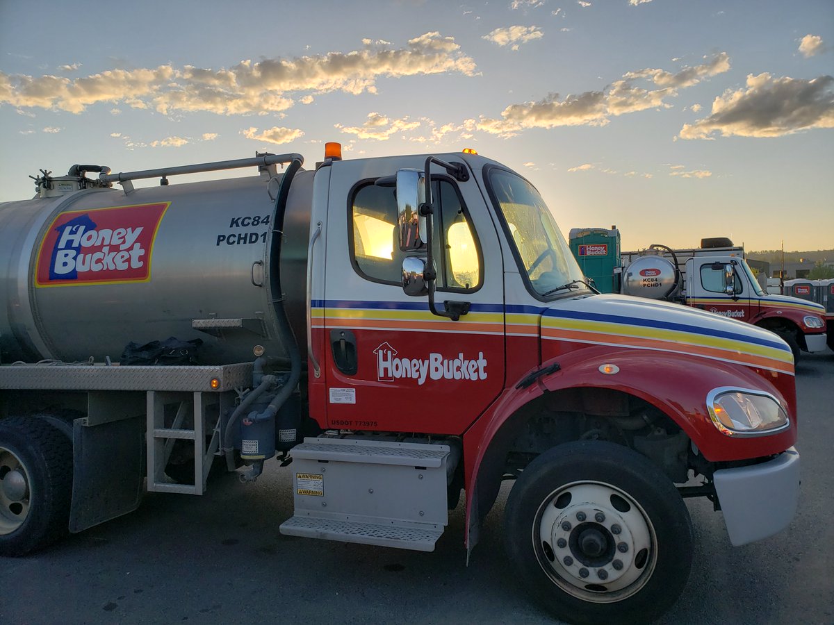Honey Bucket tweet media