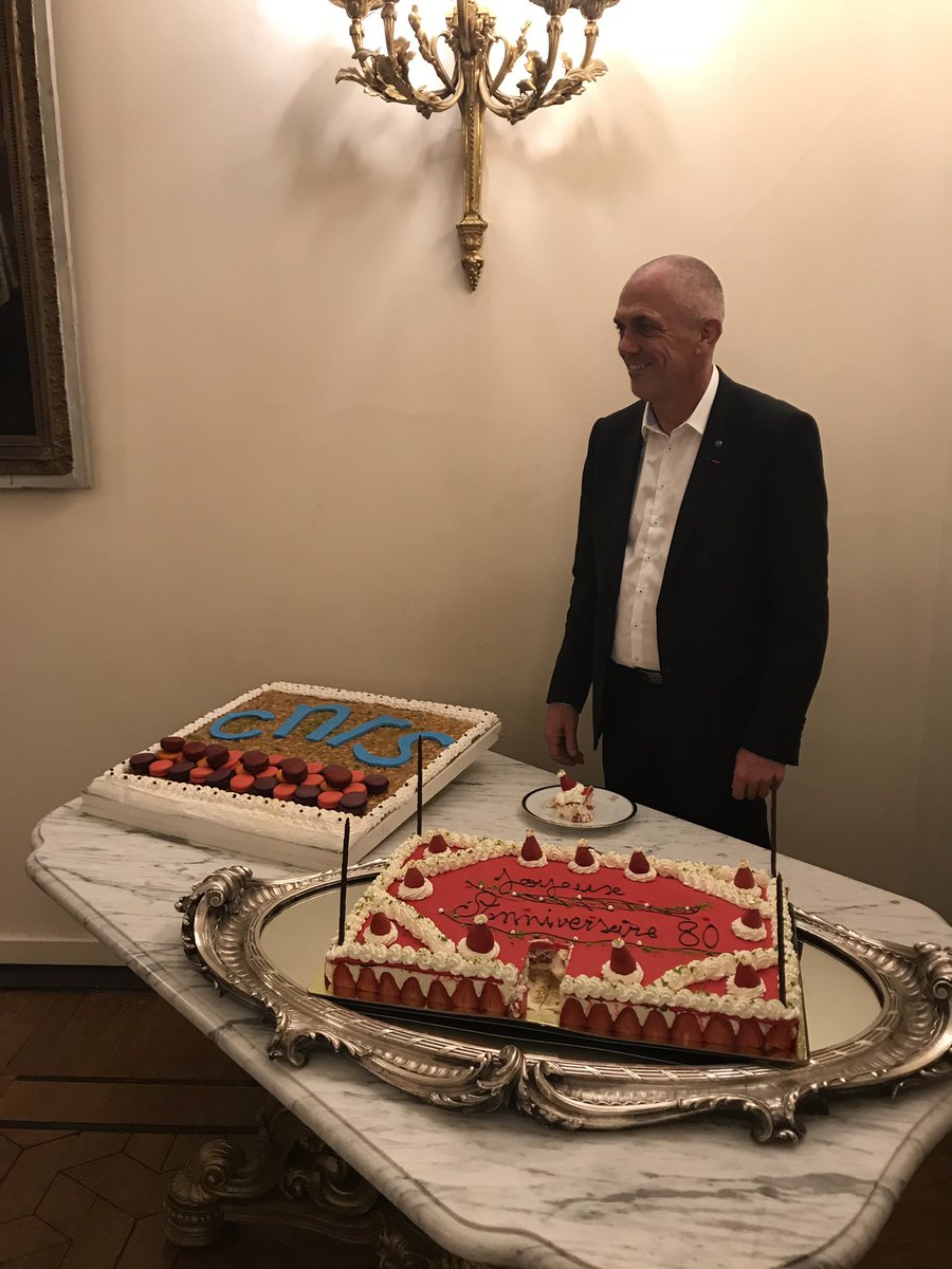 Antoine Petit Twitterissa Le Cnrs Fete Ses 80 Ans En Russie Avec Un Superbe Gateau Offert Par L Ambassade De France Franceenrussie Antoine Petit Twitterissa Le Cnrs Fete Ses 80 Ans En Russie Avec Un Superbe Gateau Offert Par L Ambassade De France Franceenrussie