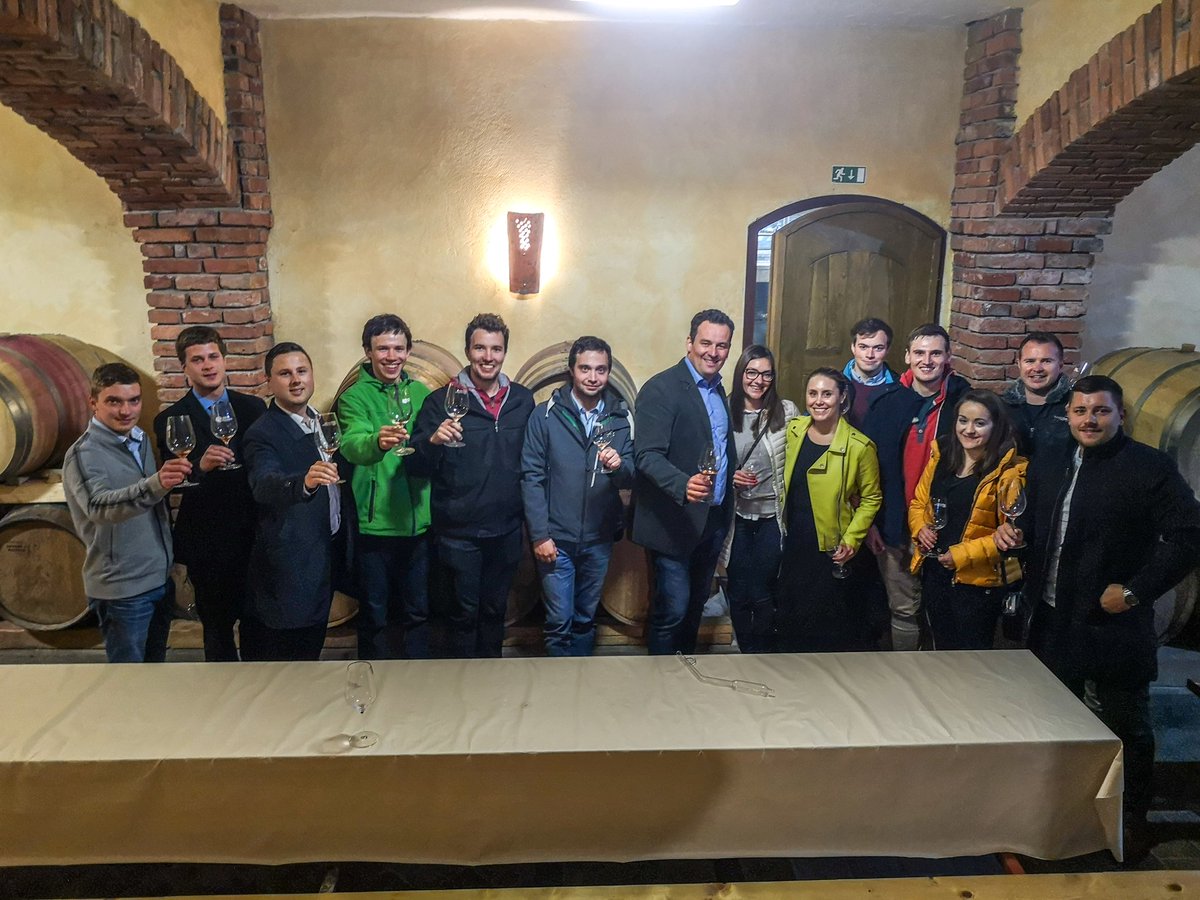 strankaSDS's tweet photo. Danes zopet v Krškem z našo najmlajšo kandidatko za evropsko poslanko @domjan_alja in člani SDM Posavje. Hvala Hiši frankinje za topel sprejem in za vso predano znanje o rujni kapljici. @organizacijaSDM #EUvolitve19 #SkupajSmoMočnejši https://t.co/mWaLGO62dj