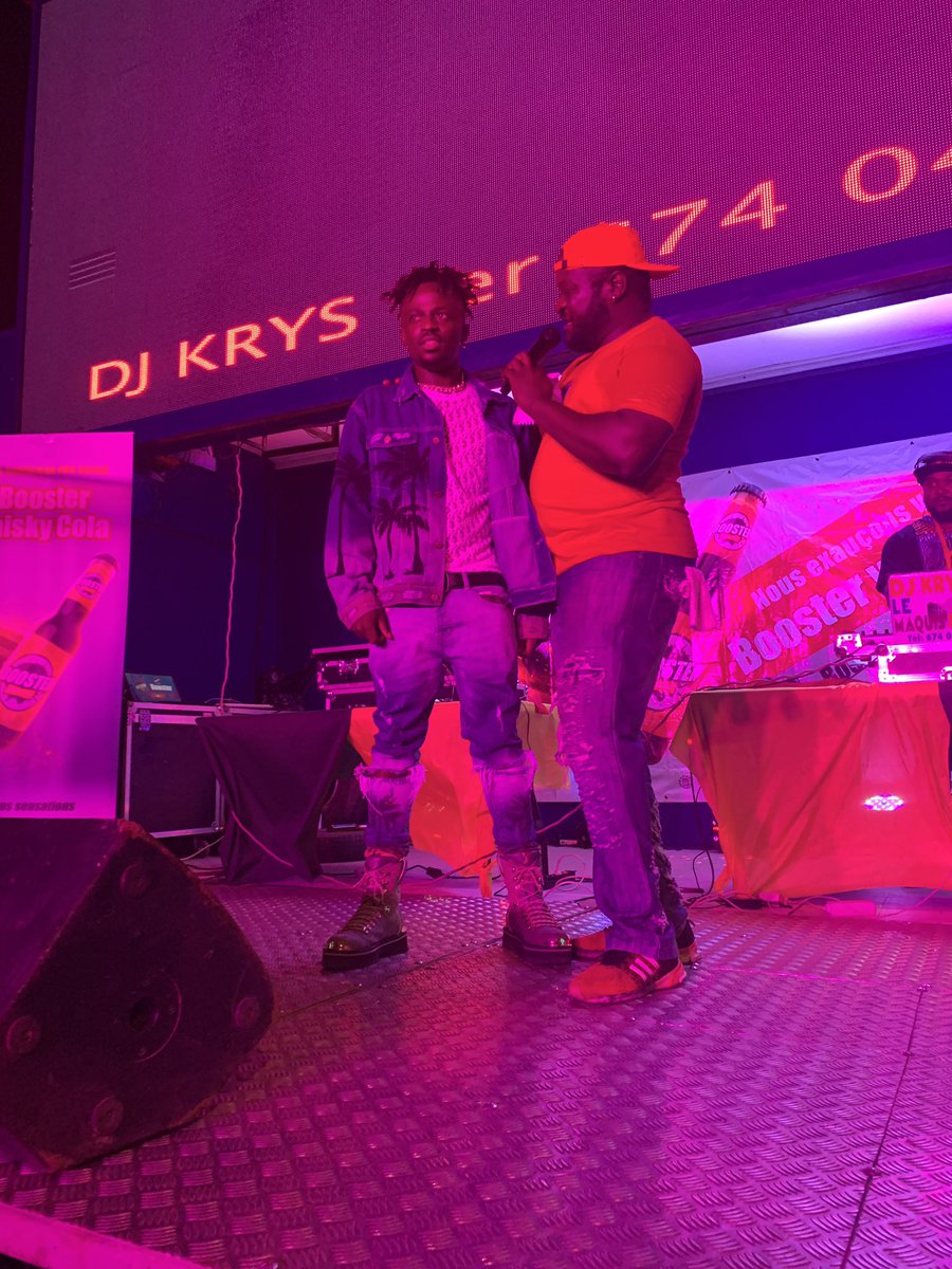 bryanfrico's tweet photo. My first time performing the song #Batanda and it was already a wave π on the streets. Thank you all for the endless support .....
VidΓ©o Loading ......π¨π²π¨π²π¨π²π¨π²
_
_
_
#Cameroon #team237 #237Community #237Drive https://t.co/YO0mCzlilU