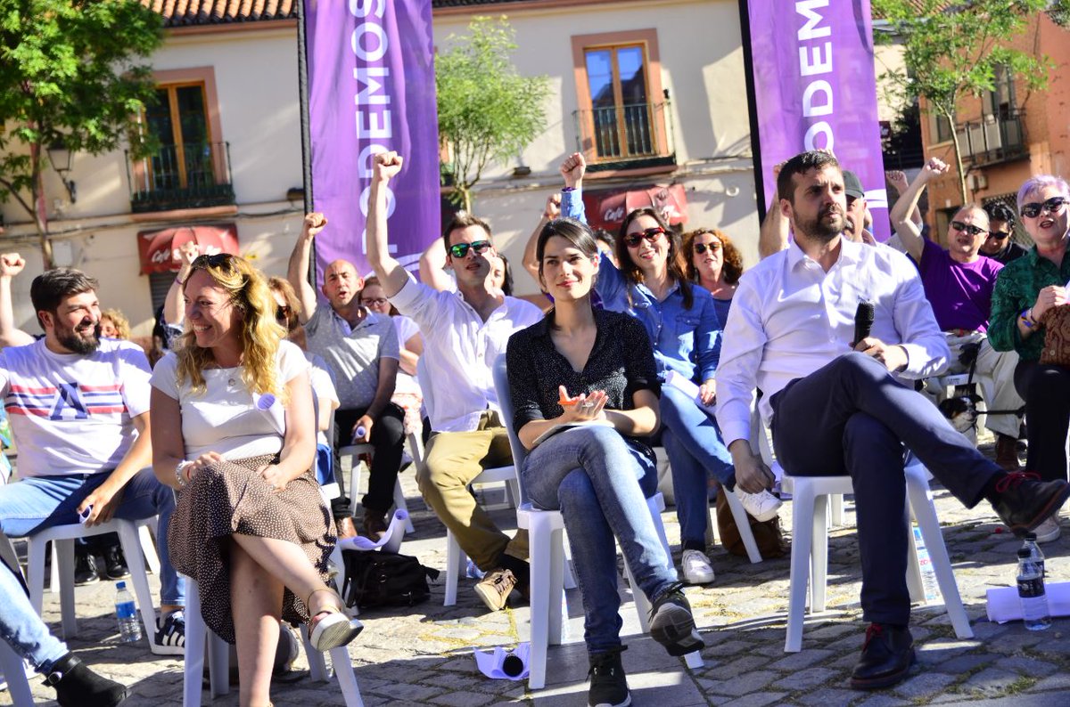 Julio_Rodr_'s tweet photo. Podemos nacio para poner las instituciones al servicio de la gente por eso hoy lanzamos #Uncontratocontigo. 

Nuestros representantes se comprometen con la ciudadanía, ahora necesitamos que tú nos des la oportunidad para seguir demostrando que #SíSePuede https://t.co/in63g8rhzv