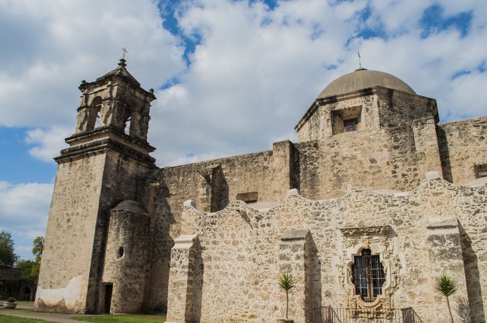 TravelTalesLife's tweet photo. Culture, History and Remember The Alamo, San Antonio is pure #Texas https://t.co/5gkCQ5XTj6 via @PennySadler @DruryHotels @VisitSanantonio #visitSanantonio #fodorsgolist https://t.co/5w58u3YZgy