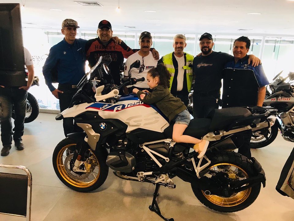 grupo_surman's tweet photo. El día de ayer nuestros compañeros de Motorrad Surman Motors festejaron a  las esposas de los motociclistas con un delicioso desayuno con motivo  al día de las madres para de ahí partir a la rodada en Parras.
 #Mother’sRideDay #MakeLifeRide #Surman #PuedoMás https://t.co/g5Z7jBYF9t