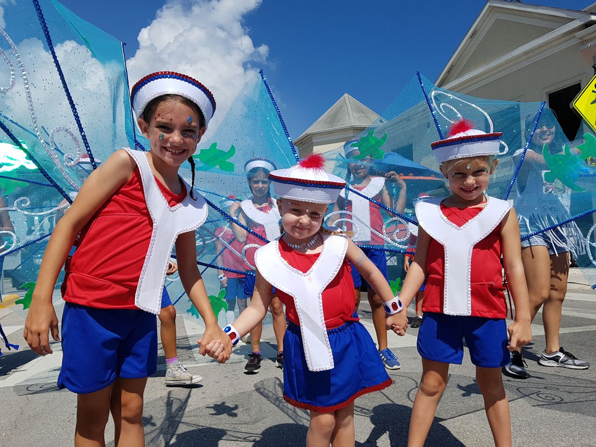 MrsAnnaPreK3's tweet photo. CIS representing at this year's Junior Batabano! We were "Sailing in Las Tortugas"!  #cisinspires https://t.co/vRf4CfyjzM
