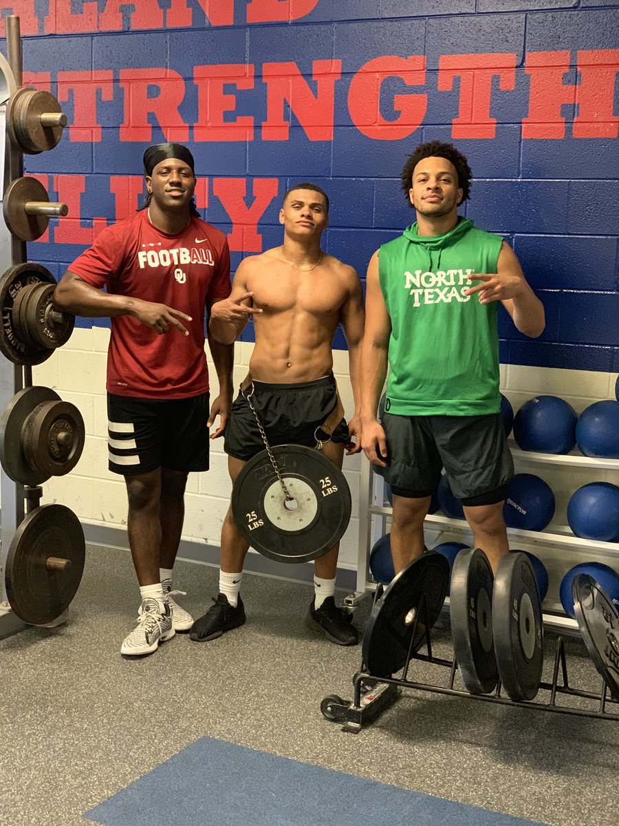 MonteSparkman's tweet photo. Happy to have these #freaks back in the #freakfactory!!!!! #freakfactory #darkside @dmw23_ @_chaseitln3 @lrb99_ #thrashmob https://t.co/edACwfuy00