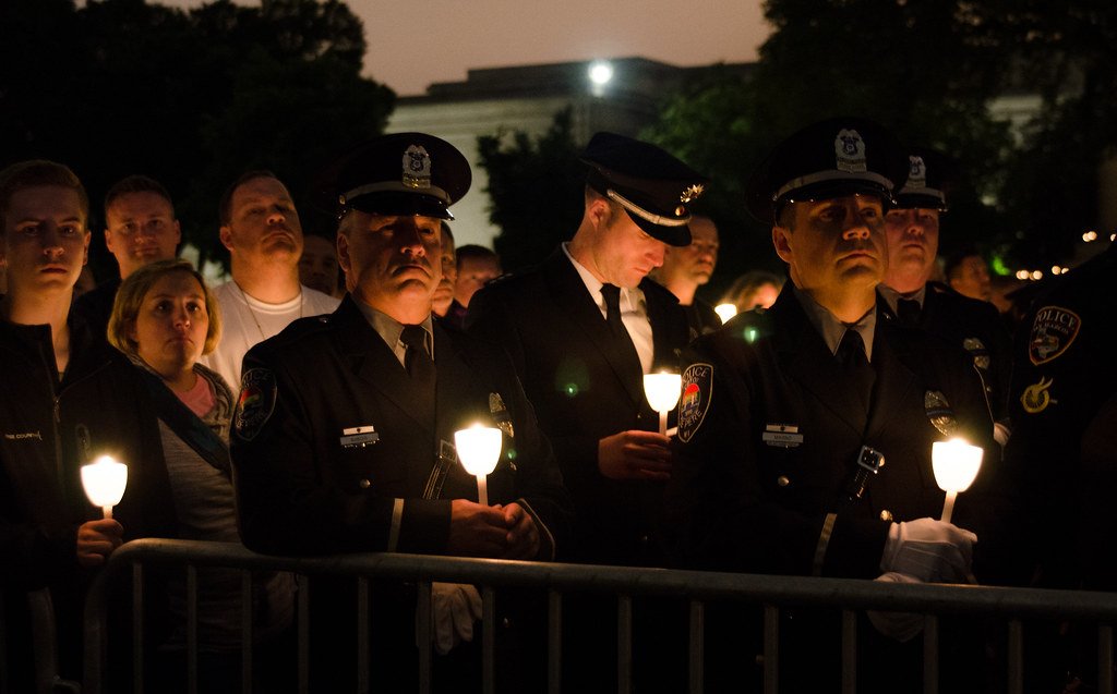 Tonight's 31st Annual Candlelight Vigil will be streamed online from the National Mall at bit.ly/2E7Dyjz, starting at 8 pm. #PoliceWeek2019
