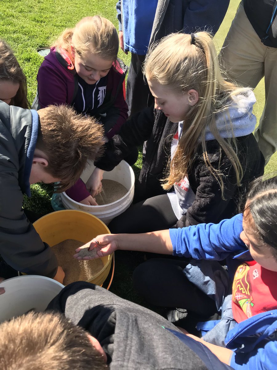stephanielabuz's tweet photo. MYP Year 1 students had an amazing STEM experience at Conway Farms Golf Club! Thank you for having us for the First Green Program! #STEMeducation @EbingerSchool https://t.co/pKAXDZV272