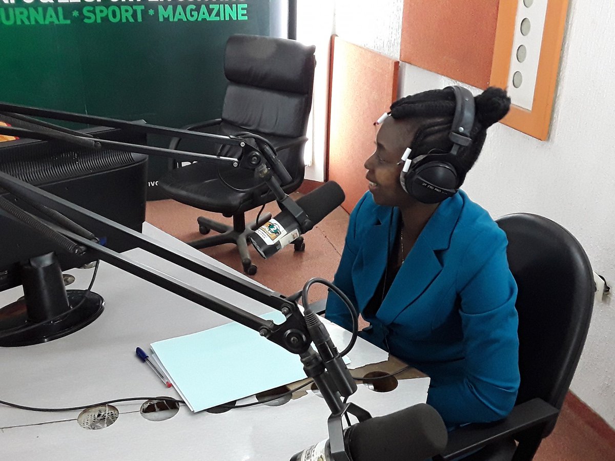 kone_ehui's tweet photo. DIRECTRICE DE LA COPROPRIETE AU MINISTERE DE LA CONSTRUCTION, DU LOGEMENT ET DE L'URBANISME, ETAIT SUR LA FREQUENCE DE LA BANDE FM DE RADIO CI ; POUR ACCENTUER LA SENSIBILISATION SUR LES REGLES DE COPROPRIETE ET L'INSTALLATION DE SYNDICATS DE COPROPRIETAIRES DANS LES CITES https://t.co/xXho090Riu