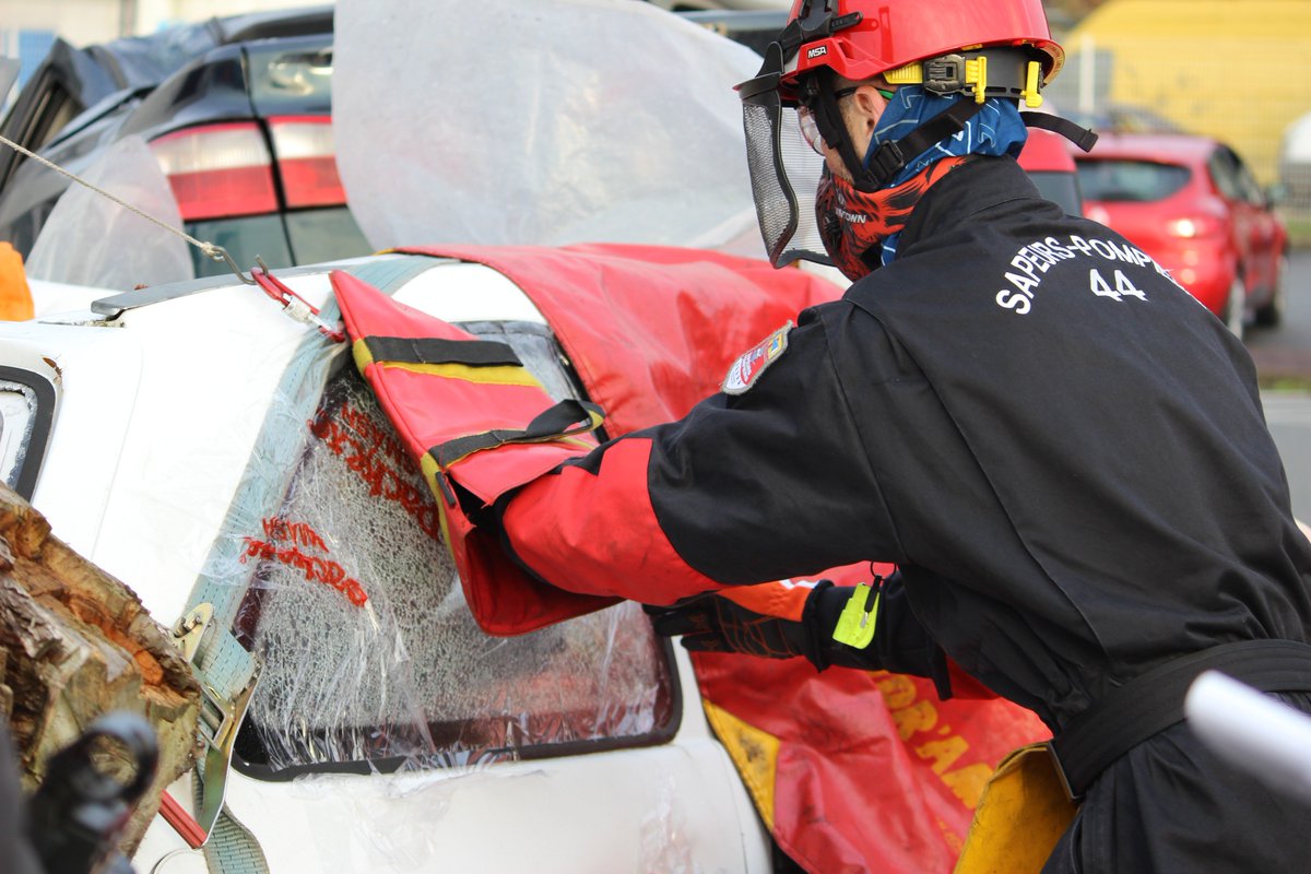 Les sapeurs-pompiers de #LoireAtlantique remettent leurs titres en jeu 🏆🏆 en participant au 4 ème challenge national @SRSUAP2019_FR ! Découvrez en images, les équipes du SDIS 44 :
SR👉 facebook.com/SDIS44/videos/…
SUAP👉 facebook.com/SDIS44/videos/…