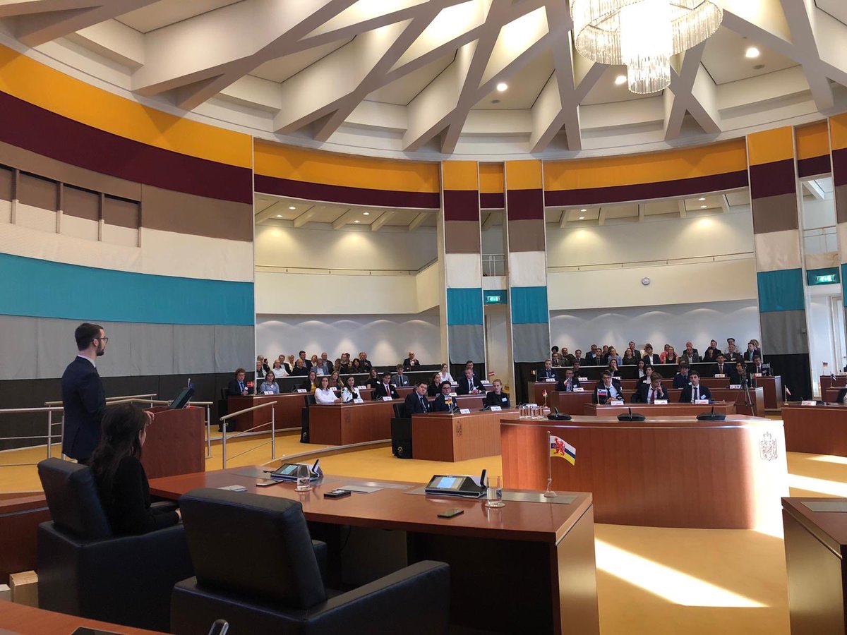 Vandaag was de openingsceremonie van het <a href="/MEPLimburg/">MEP Limburg</a>. Onze voorzitter <a href="/LotteMeerhoff/">Lotte Meerhoff</a> voerde het openingsdebat met PINK en CDJA.