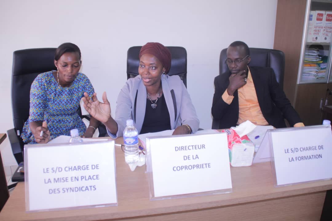 kone_ehui's tweet photo. ACTIVITES DIRCOP|FORMATION : LA DIRECTION DE LA COPROPRIETE A INITIE UNE SEANCE D'EDUCATION, D'INSTRUCTION ET DE COMMUNICATION A L'ATTENTION DES DIFFERENTS SYNDICATS DE COPROPRIETAIRES DE LA CITE KONAN RAPHAËL DE MARCORY SICOGI, QUI S'EST DEROULEE DANS SES LOCAUX DE LA TOUR C https://t.co/zcgcPswLjw