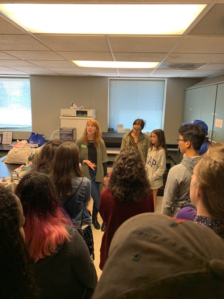 Wildcats visit the zoo! 

Earlier this month, students, faculty &amp; staff affiliated with NU res colleges headed to the Lincoln Park Zoo to hear from Dr. Rachel Santymire, Director of the Davee Center for Epidemiology and Endocrinology — and to explore the iconic Chicago landmark.