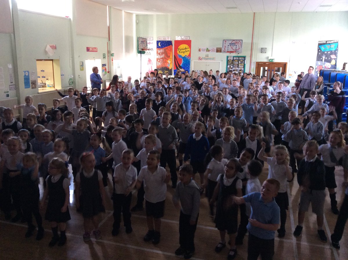 HayocksPS's tweet photo. The whole school gathered first thing this morning to do our Fit15 together. Fantastic atmosphere and great to see the children moving to get their brains ready to learn. #exercisefuelsbrains #fit15 https://t.co/mLOZzc9Kko