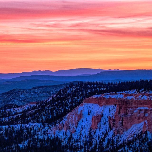 #BryceCanyon #NationalPark, a jewel in the earth of #Utah ... nothing else to say, it’s a must see!!!
.
#earthmood #folkscenery #nps  #brycecanyonnationalpark #utahgram #yourshotphotographer #utahunique #travelpics #fujifollowme #travelphotography #igwor… bit.ly/30iz42M