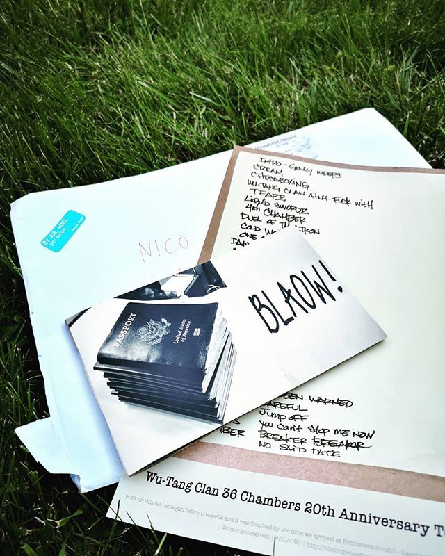 skgz's tweet photo. 🔥 Thank you @simonpetergreen 👐🏼 Great job bro! My Wufam, go get your copy on his page!!! 🐝 #simongreen #wu #wutang #wutangclan #wufam #book #blaow #memories #nico #skgz #aiiight https://t.co/kMVWlrGeMh