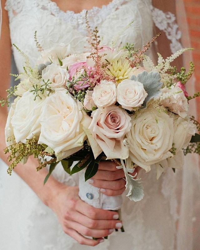 FoxtailCottage's tweet photo. A fresh spring bridal bouquet is a delight to the eyes with its assortment of blush and white garden roses, dusty miller, mums, seeded eucalyptus, and blush and white astilbe. 
📸: @JasonKeefer 
Venue: @MountIdaFarm 
#wedding #flowers #charlotteville #virginia https://t.co/SWdDFPkrAa