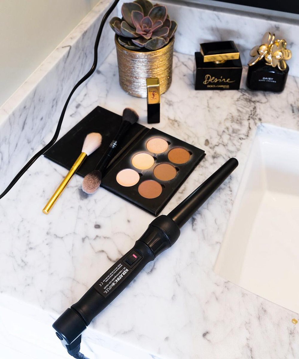 KeratinComplex's tweet photo. #MondayEssentials⨠Our Transformer Interchangeable Styling Rod creates countless looks, from traditional curls to disheveled waves. Learn more about this must-have tool in the #LINKINBIO / #KERATINCOMPLEX https://t.co/jZukorXmy7