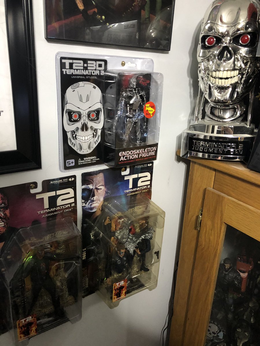 HCHecxz's tweet photo. @TheArnoldFans @Terminator Hope I’m not too late to the party. (Also don’t mind Robo &amp; Friends, they wanted to celebrate too) #HappyTerminatorDay #TerminatorDay #Terminator https://t.co/BAWxjVPZz5