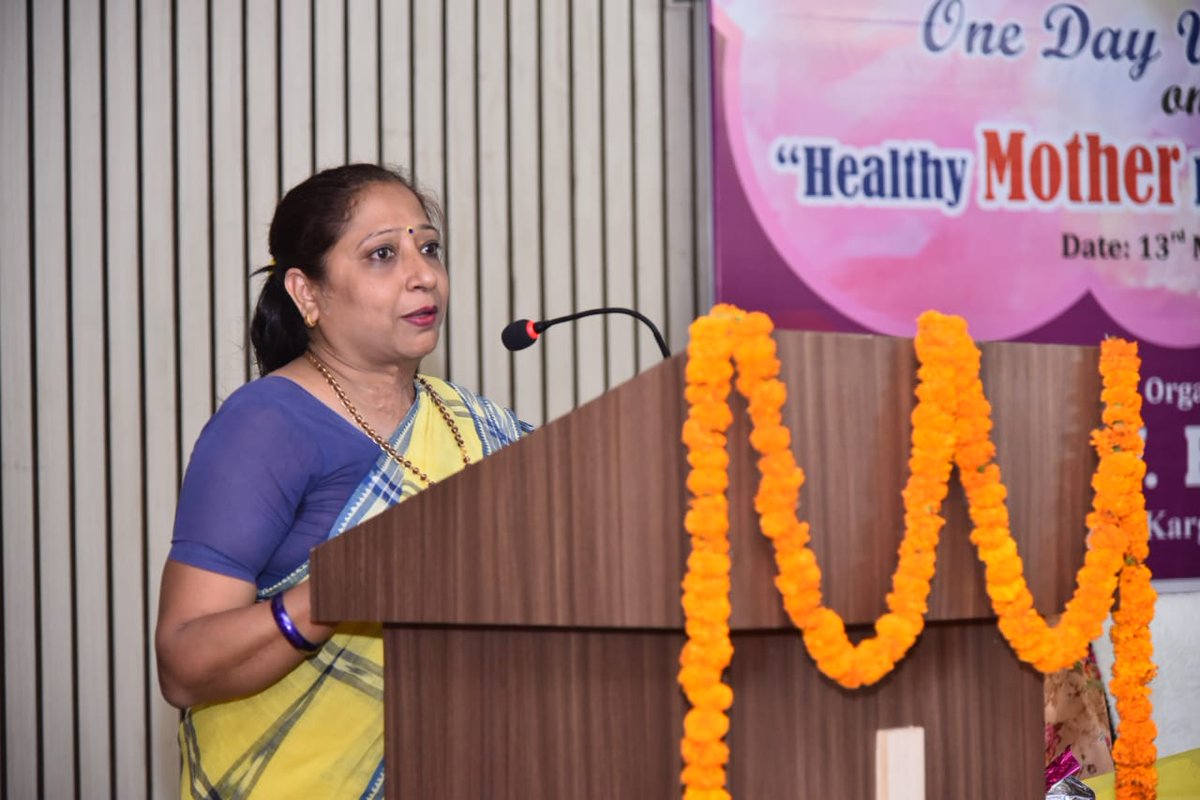 SapnaSaraf3's tweet photo. @CVRAMANUNIVERSITY  #Student #MotherDay के उपलक्ष्य मे मुझे बुलाया गया और सम्मान किया गया तथा #SAFENSURE सेनेटरी पैड कि जानकारी ली गई #Awairness

#women https://t.co/n8gx2JMDj8
