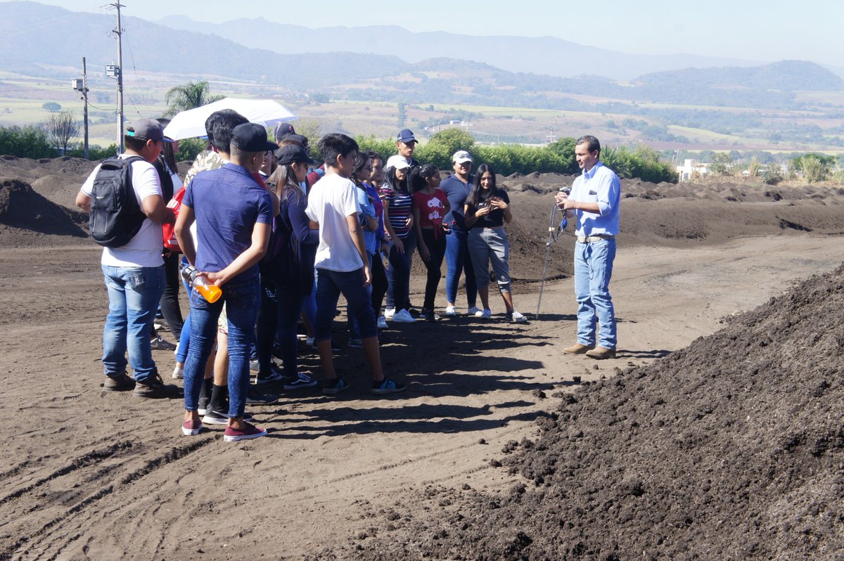 Compostverde's tweet image. Visita de alumnos de CETMAR extensión Tepic de 1º y 2º año a Terrasana. Se le dio recorrido explicando el proceso de compostaje.
👷🏽‍♂️👷🏽‍♀️