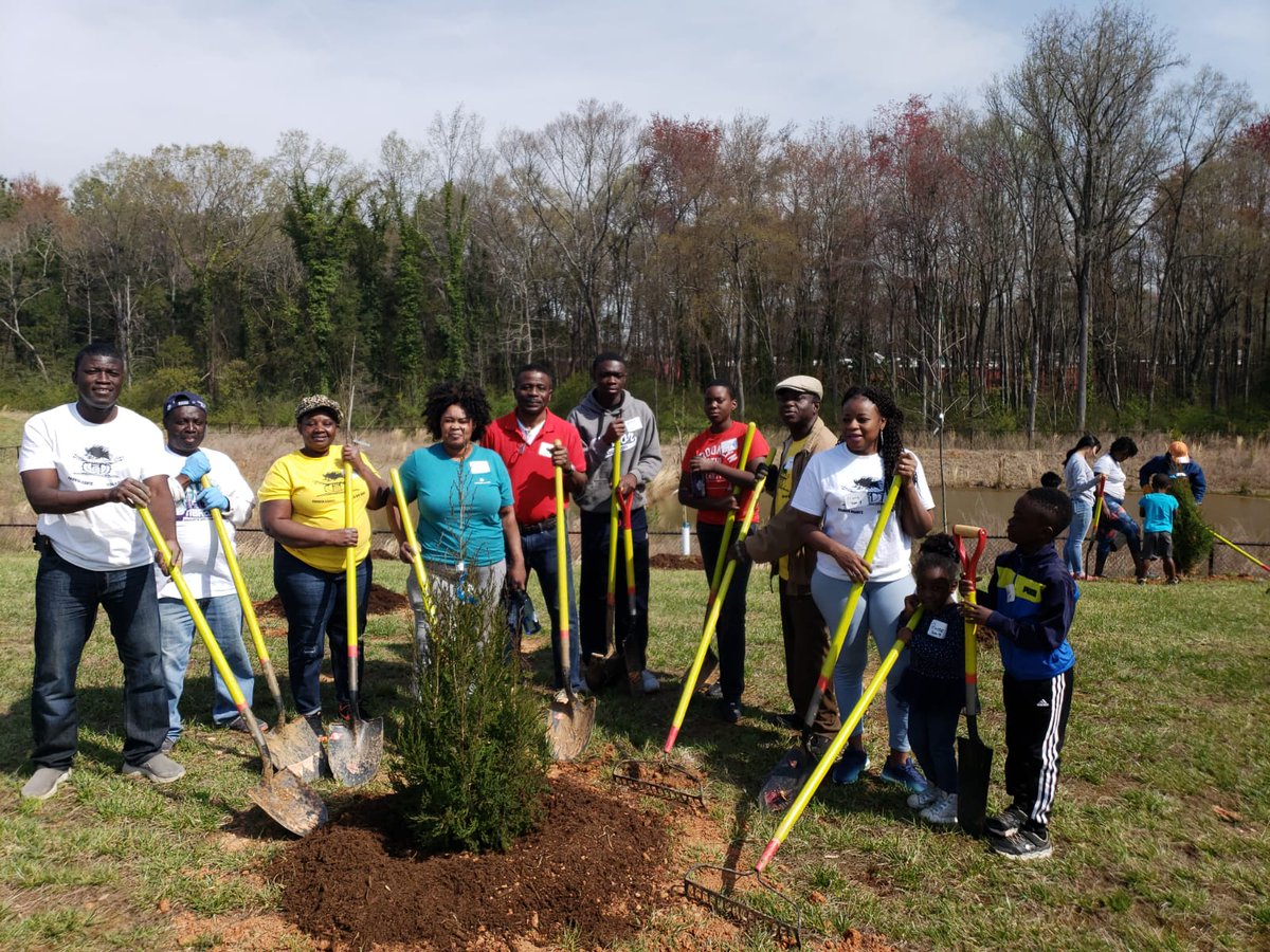 AsantemanC's tweet photo. On 30th March, 2019, Asanteman Charlotte organized a tree planting activity at Lawrence Orr Elementary School, Charlotte NC. https://t.co/Uly07inn5B