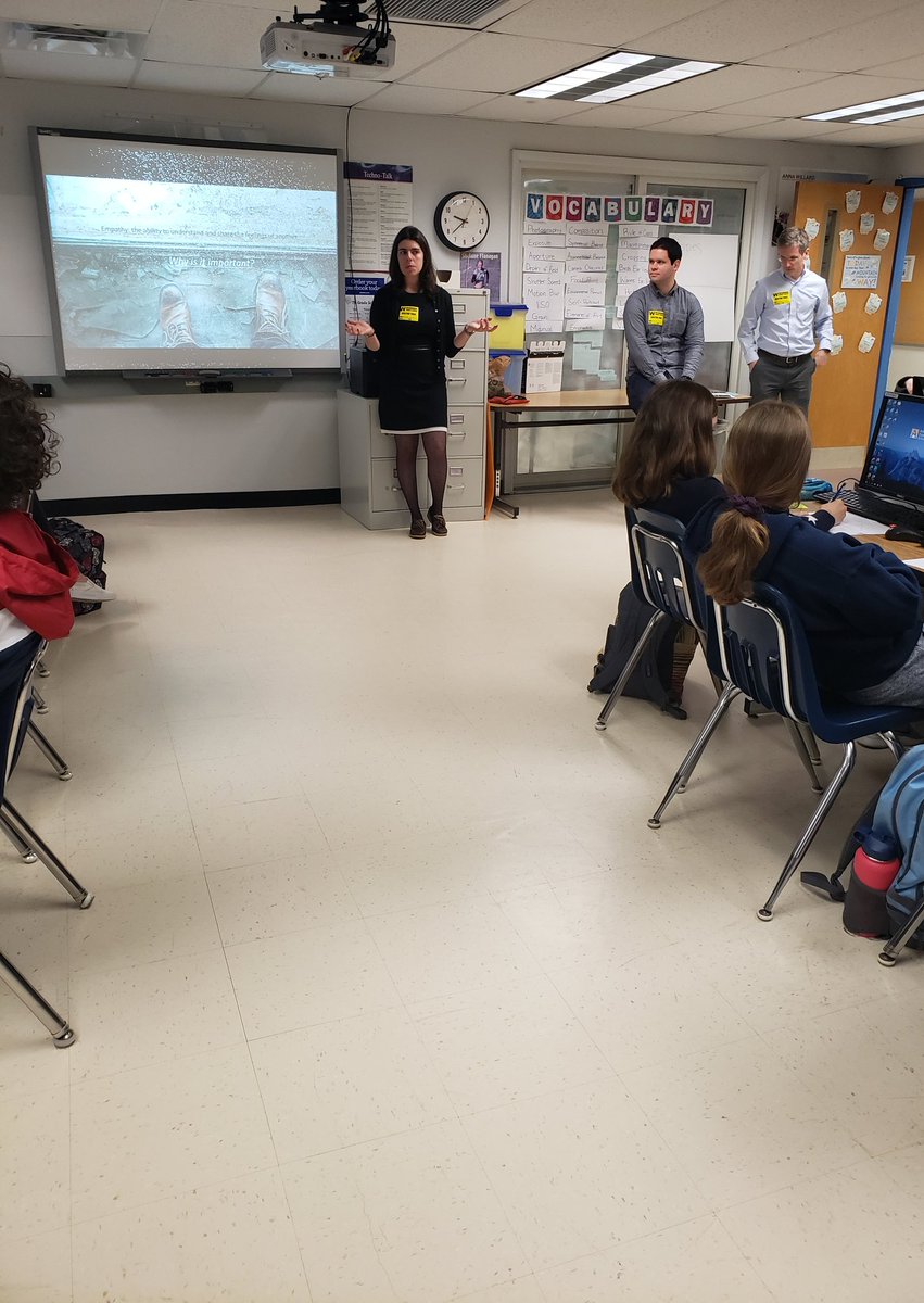 Ashley83859234's tweet image. IBM reps Emma, Jeno and Justin teaching our 8th graders about design thinking! #apsgetinvolved @VPLiaison