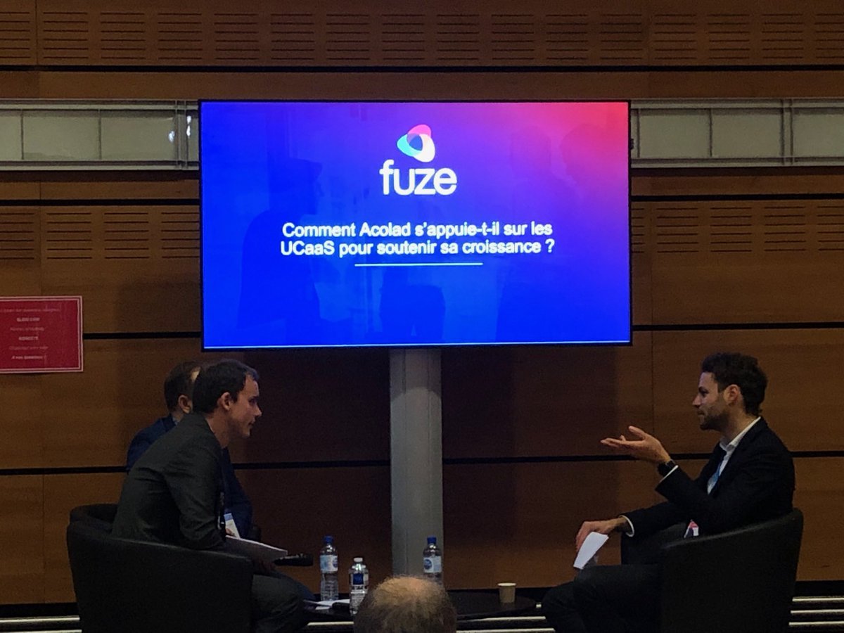 ClaireRoselli's tweet photo. @fuze démarre sa session avec le retour d’expérience de Mathieu Kalia, DSI d’Acolad #KOSCC19 https://t.co/AXNFYwFS8e