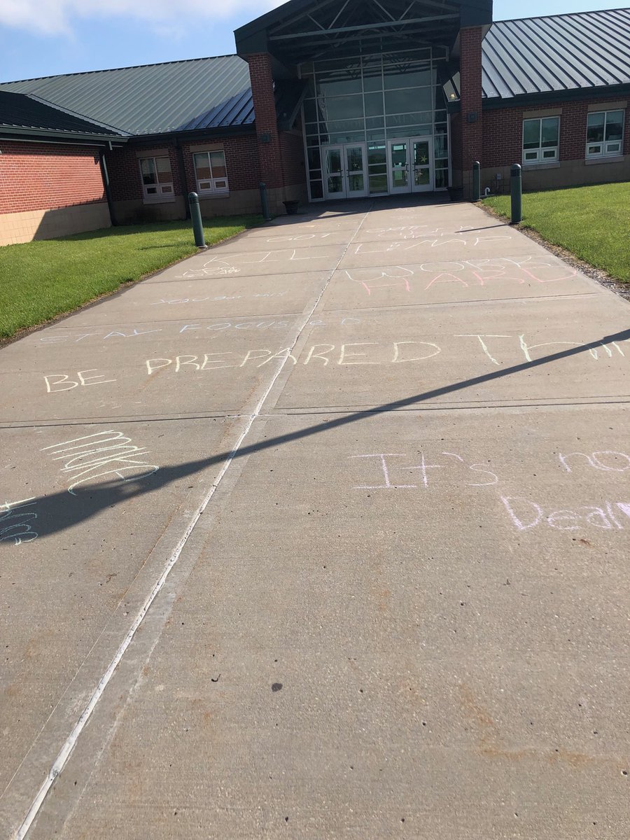 Dogwood students had some words of motivation for MAP testing today! ⁦<a href="/KearneyMOEdu/">Kearney School District</a>⁩ ⁦@Kearneysup⁩