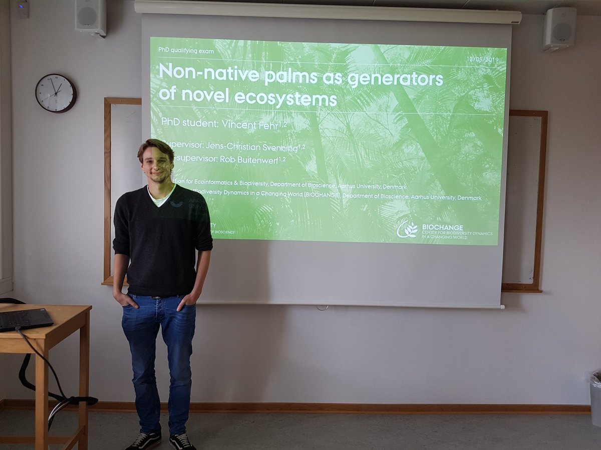BiochangeAU's tweet photo. Big congrats to #BIOCHANGE PhD student @Vincent_Fehr on a succesful qualifying exam on non-native palms as generators of novel ecosystems. Well done! @VILLUMFONDEN @EcoinfAU #phdlife #palmateer #Arecaceae https://t.co/ihdT0s80Cp