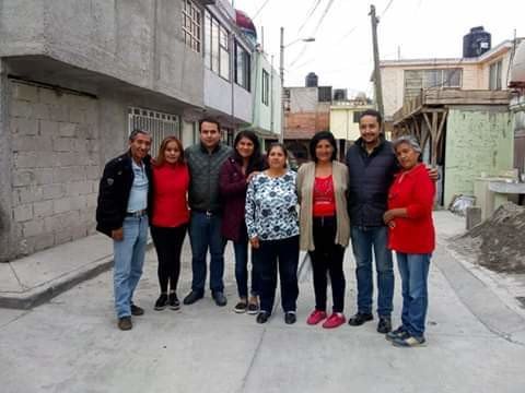 RedJPTol's tweet photo. La juventud popular Toluca  y nuestro amigo Jesús Díaz Yañez líder de la CNOP realizamos  una visita  y un reconocimiento por su trayectoria en el revolucionario institucional  a  nuestra a miga Guadalupe Hernández Arzate.
#jptoluca #cnoptoluca
@JP_Edomex 
@CNOP_Edomex https://t.co/SkU9Owezo5