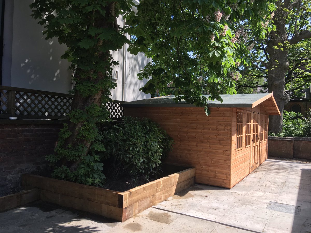 LArcheManc's tweet photo. We’ve got a summer house and sleepers all in time for this glorious weather! 

We’ve even had a little visitor to the new set up, can you spot them?! 

#Disability #LArche #Manchester #Sunshine https://t.co/JaNSGScyBh