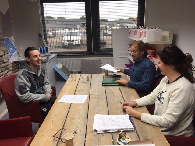 Strikolith's tweet photo. Na 1,5 jaar studeren was woensdag het examen voor #Vapro A voor Danny en Storm.
Danny is geslaagd met een 7,3 voor deel 1 en een 8,1 voor deel 2! En Storm met een 8,1 en een 7,3!
Mannen nogmaals #gefeliciteerd!! #Strikoilthstaatnaastje
https://t.co/PG8hrOAdJf https://t.co/9JUJdStqlM