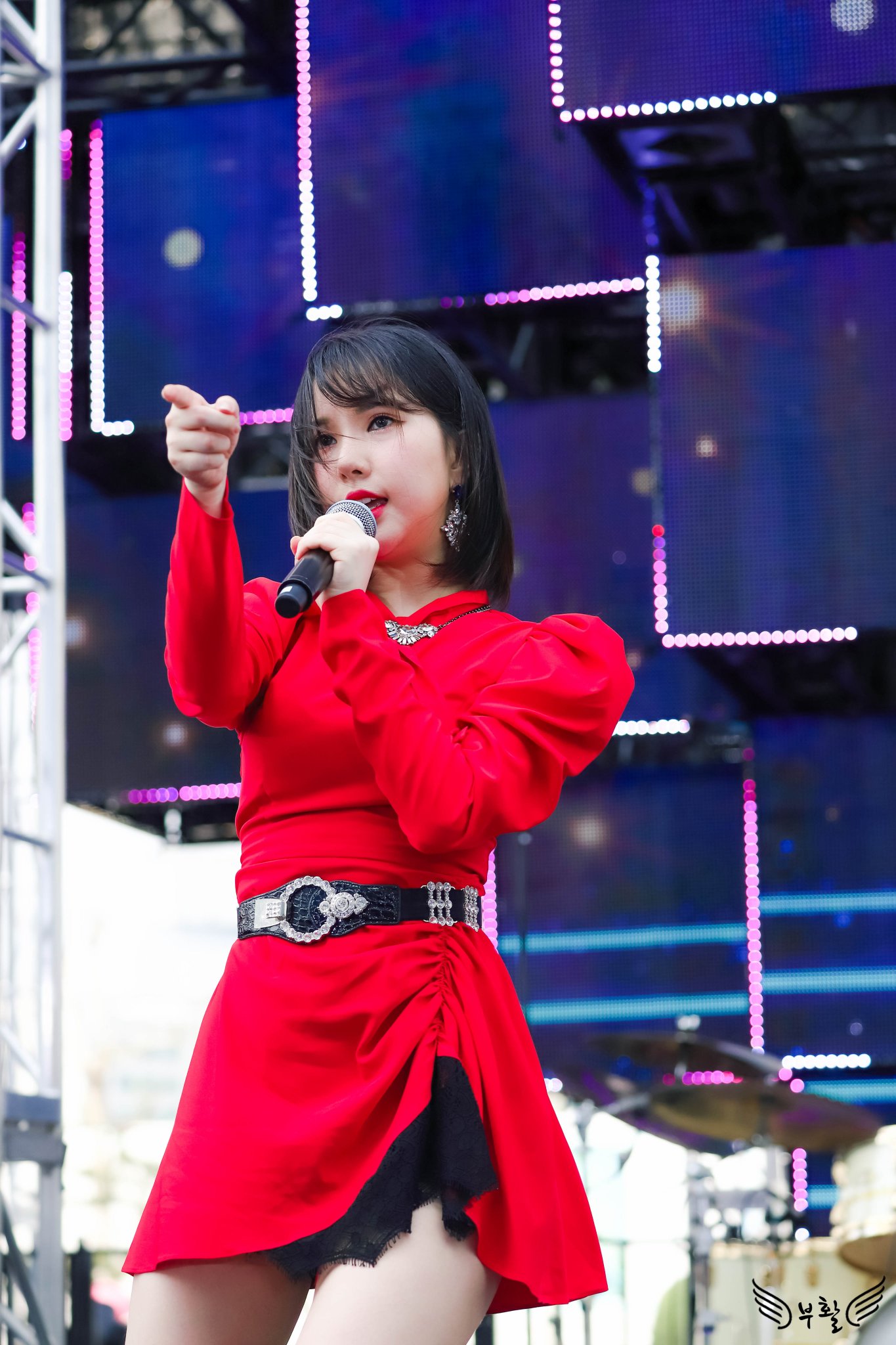 D6dBWdWUwAAFtKB.jpg:large