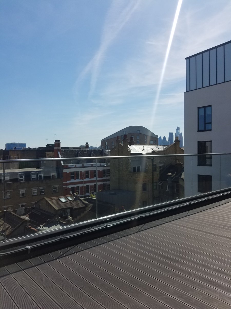 bthnlgreenhouse's tweet photo. Beautiful views from our roof terrace today. Perfect place for a team lunch and to meet other organisations!
#EthicalProperty #OfficeSpace #SocialChange #BethnalGreenHouse #Community https://t.co/zOalpS6DtU
