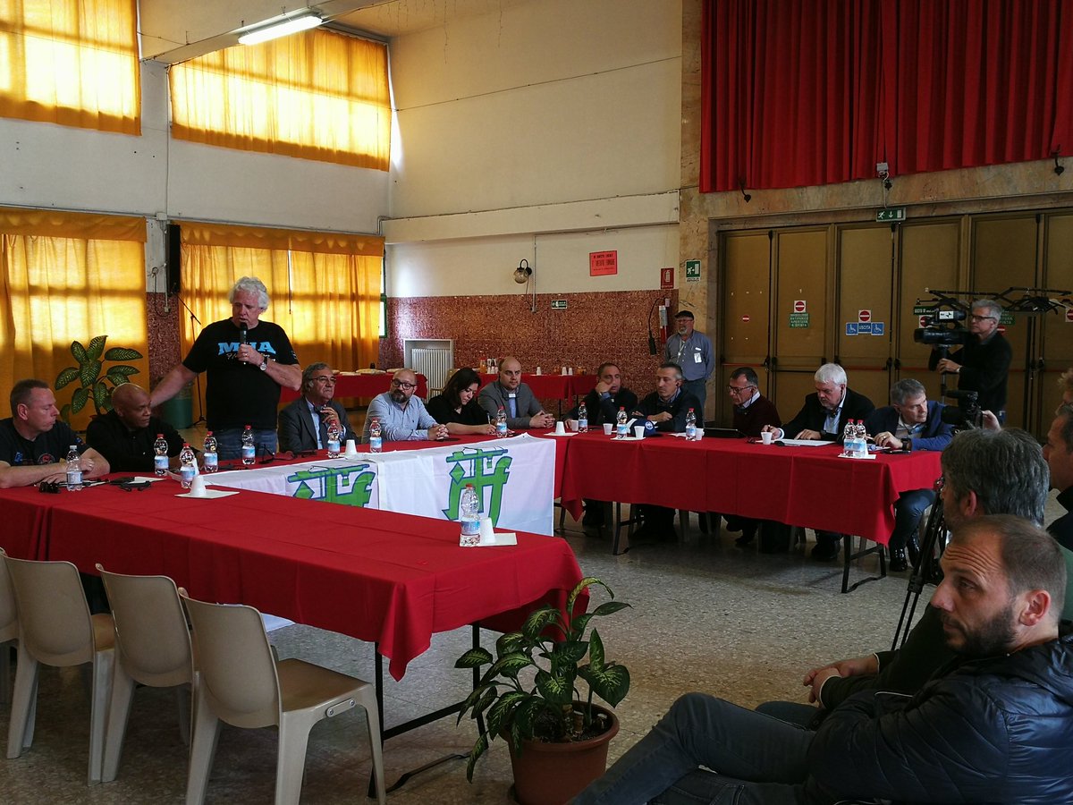 CislLiguria's tweet photo. Conf. #stampa a #Genova #Itf, #Etf, #Filt, #Fit, #Uilt su #autoproduzione. Presente il segr. gen. @ITFDockers Paddy #Crumlin. No a liberalizzazione autorizzazioni del #lavoro nelle operazioni marittime e portuali, il #23maggio #sciopero nazionale #porti @FitCisl_Liguria @FitCisl https://t.co/GV1PO0XaTv